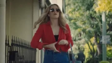 Lunettes de soleil Ray Ban Frank portées par Ashley (Harriet Dyer) comme on le voit dans Colin de Accounts (S01E01)
