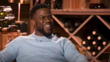 Suéter de cuello redondo Prada Mohair usado por Kevin Hart como se ve en Hart to Heart (T02E02)