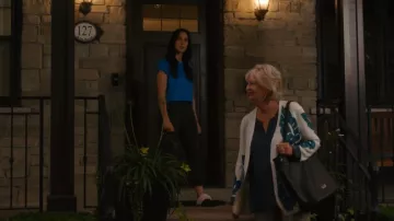 Zapatillas Ugg Scuffette usadas por Kate Foster (Catherine Reitman) como se ve en Workin' Moms (T06E03)