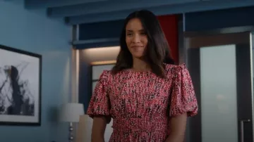 Topshop Puffed Sleeve Print­ed Blouse v worn by Jenny Matthews (Jessalyn Wanlim) as seen in Workin' Moms (S06E05)