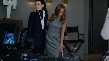 Alexandre Vauthier Hound­stooth Pleat­ed Dress worn by Alex Levy (Jennifer Aniston) as seen in The Morning Show (S02E03)