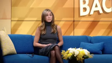 The Row Becca Cashmere Turtleneck worn by Alex Levy (Jennifer Aniston) as seen in The Morning Show (S02E04)