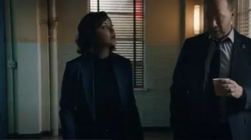 Theory Eti­en­nette Blaz­er worn by Maria Baez (Marisa Ramirez) as seen in Blue Bloods (S14E04)