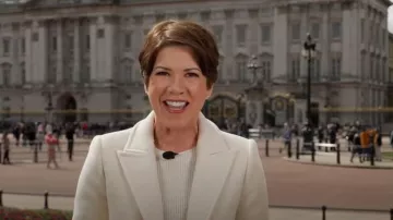 Reiss Wiles Wool Blend Peacoat worn by Kelly Cobiella as seen in Today on April 1, 2024