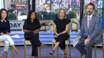 Gal Meets Glam Collection Sybil Flutter Sleeve Jumpsuit usado por Dylan Dreyer como se ve en Today el 1 de abril de 2024