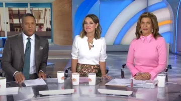 Kendra Scott Danielle Gold Convertible Link Earrings in Ivory Mother-of-Pearl worn by Hoda Kotb as seen in Today on April 2, 2024