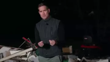 Rodd & gunn John­sonville Quilt­ed Vest in Char­coal worn by Morgan Chesky as seen in Today on April 2, 2024