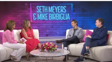 Vestido midi sin mangas de jacquard de seda Saloni Fleur F usado por Jenna Bush Hager como se ve en Today with Hoda & Jenna el 2 de abril de 2024