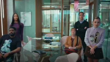 Cider Cor­duroy Flo­ral High Waist Skirt worn by Ainsley (Stephanie Styles) as seen in Loot (S02E01)