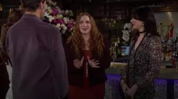 Mini vestido de cuello cuadrado de Vince en ámbar óxido usado por Mariah Copeland (Camryn Grimes) como se ve en The Young and the Restless el 2 de abril de 2024