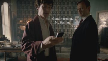 El vestido burdeos Derek Rose de Sherlock Holmes (Benedict Cumberbatch) en Sherlock