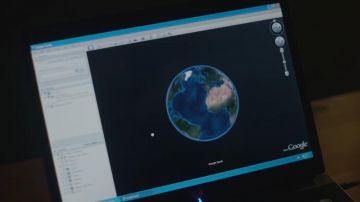 The Google Earth application is used by Sunny Pawar / Saroo Brierley (Dev Patel) in Lion