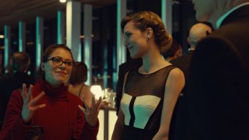 The dress, BCBGMAXAZRIA Delphine Cormier (Evelyne Brochu) Orphan Black S02E01