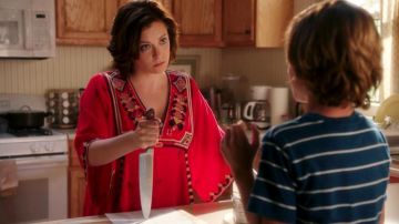 La robe rouge Free People de Rebecca Bunch (Rachel Bloom) dans Crazy Ex-Girlfriend S02E08