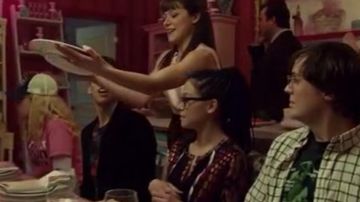 Le Spectral Peasant Top porté par Cosima Niehaus (Tatiana Maslany) dans Orphan Black