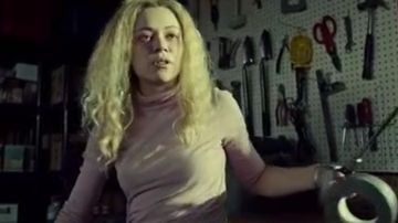 El suéter rosa cuello tortuga de Helena en Orphan Black