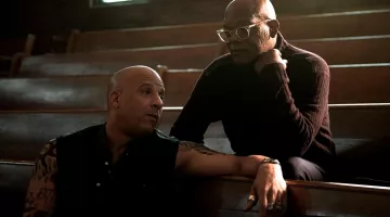 The Moscot transparent eyeglasses worn by Augustus Gibbons (Samuel L. Jackson) in the movie XXx: Reactivated