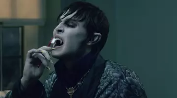 L'authentique dentition et la brosse à dents de Barnabas Collins (Johnny Depp) dans Dark Shadows