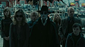 Les lunettes de Barnabas Collins (Johnny Depp) dans Dark Shadows