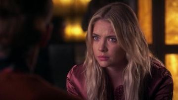 The bomber brilliant Topshop Hanna Marin (Ashley Benson) on Pretty Little Liars S07E08