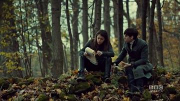 The leggings in leather Club Monaco Sarah Manning (Tatiana Maslany) in Orphan Black S02E03