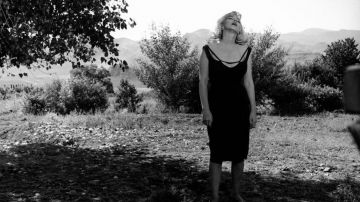 La robe noire de Roslyn Taber (Marilyn Monroe) dans Les Désaxés