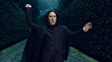 La capa de Severus Snape (Alan Rickman) en Harry Potter y las Reliquias de la Muerte