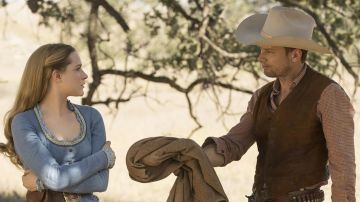 Le chapeau beige de William (Jimmi Simpson) dans Westworld