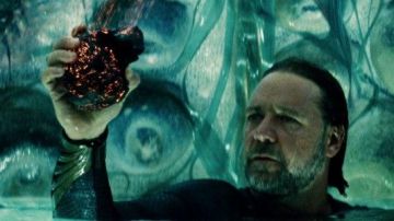 Le crâne contenant le codex génétique de Krypton de Jor-El (Russel Crowe) dans Man of Steel