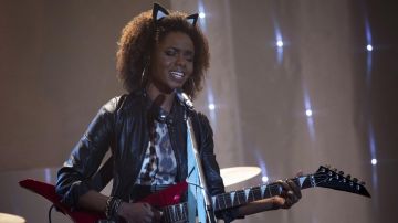 The headband cat ears Josie McCoy (Ashleigh Murray) in Riverdale