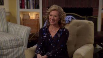 The blouse with flowers Elie Tahari Vanessa Baxter (Nancy Travis) in Last Man Standing S06E13