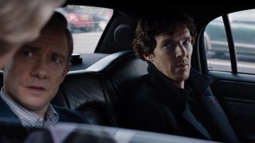 El abrigo de tweed de Sherlock Holmes (Benedict Cumberbatch) en Sherlock S04