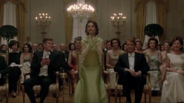 The Piaget oval yellow gold Jackie Kennedy (Natalie Portman) in Jackie