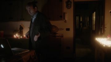 The Apple MacBook Pro 15 in The Young Pope