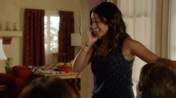 La combishort Isidora de Jane Villanueva (Gina Rodriguez) dans Jane La Virgen