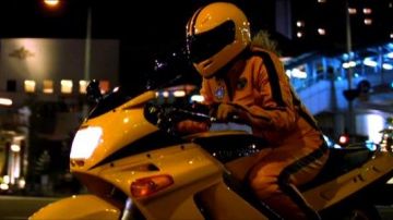La moto Amarilla Kawasaki ZZR 250 de Beatrix Kiddo (Uma Thurman) en Kill Bill