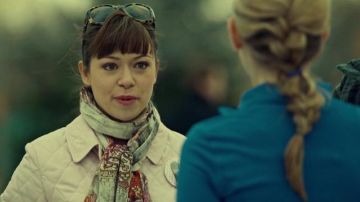 Jacket Burberry of Alison Hendrix (Tatiana Maslany) in Orphan Black S03E03