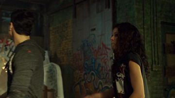 Le t-shirt All Saints de Sarah Manning (Tatiana Maslany) dans Orphan Black S03E03