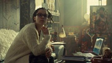 Cosima Niehaus' (Tatiana Maslany) Chaleco Topshop en Negro Huérfano S03E04