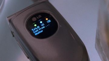 Le téléphone móvil LG dans Dos por el dinero