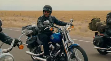 La moto Harley-Davidson FXSTS Softail Springer de Bobby (Martin Lawrence) dans Wild Hogs