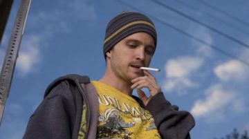 The gray beanie with yellow stripes worn by Jesse Pinkman (Aaron Paul) in the series Breaking Bad S02E07