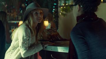 The bracelet african red John Varvatos Shay (Ksenia Solo in Orphan Black S03E05
