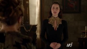 El vestido negro de Alexander McQueen en Reign S01E22