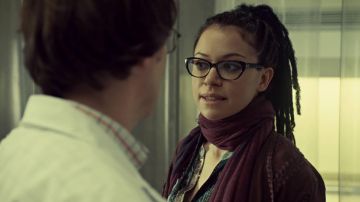 Le top Anthropologie de Cosima Niehaus (Tatiana Maslany) dans Orphan Black S03E08