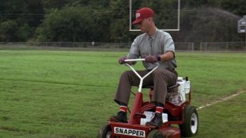 The mower Snapper Forrest Gump (Tom Hanks) in Forrest Gump