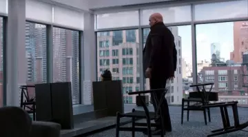 Les chaises Carl Hansen & Søn dans Daredevil
