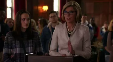 Le collier de Diane Lockhart (Christine Baranski) dans The Good Wife S7E13