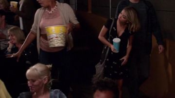 Bag fringes of Haley Dunphy (Sarah Hyland) in Modern Family S7E6