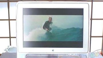 Le film Point Break que regarde Brice de Nice (Jean Dujardin) dans Brice de Nice